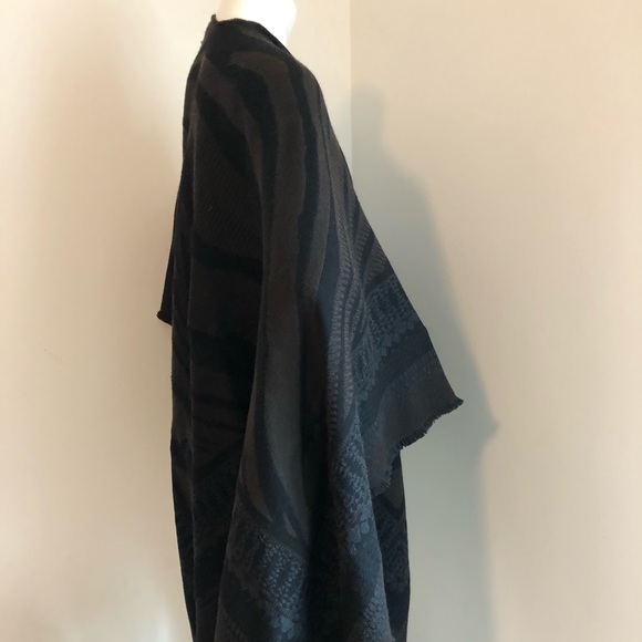 Roberto Cavalli poncho jacket shawl scarf sweater - Picture 7 of 8